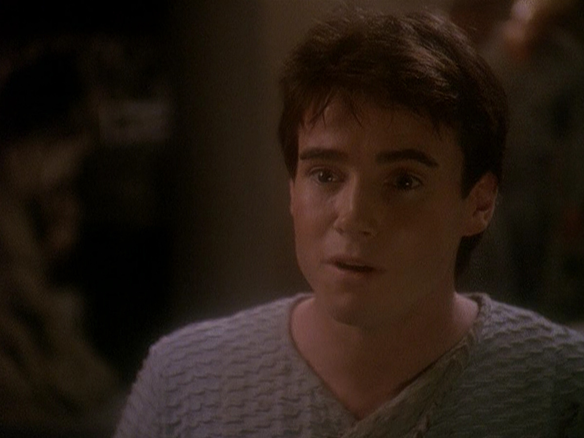 extant_StarTrek_DS9_5x04-NorTheBattleToTheStrong_02747.jpg