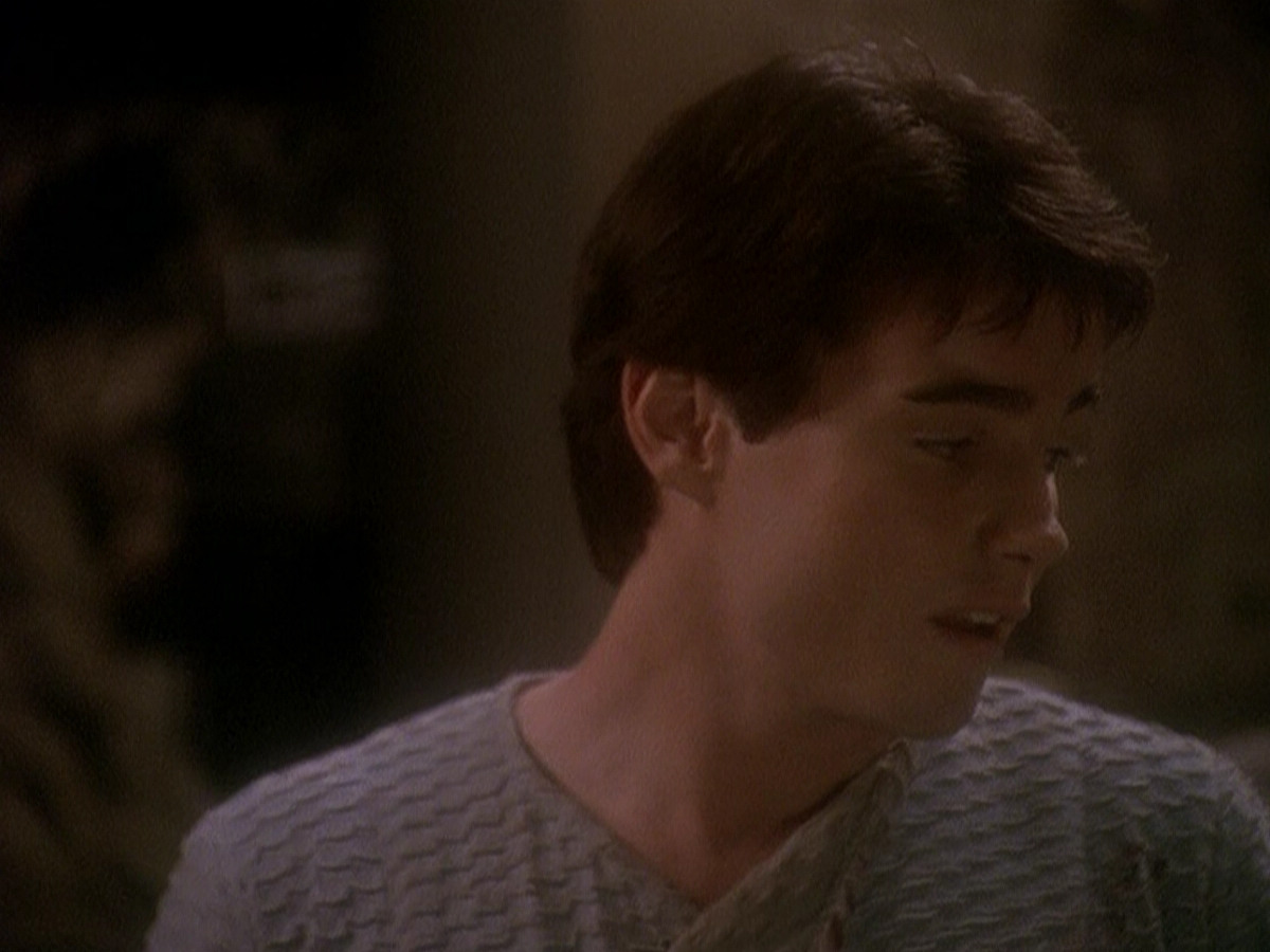 extant_StarTrek_DS9_5x04-NorTheBattleToTheStrong_02762.jpg