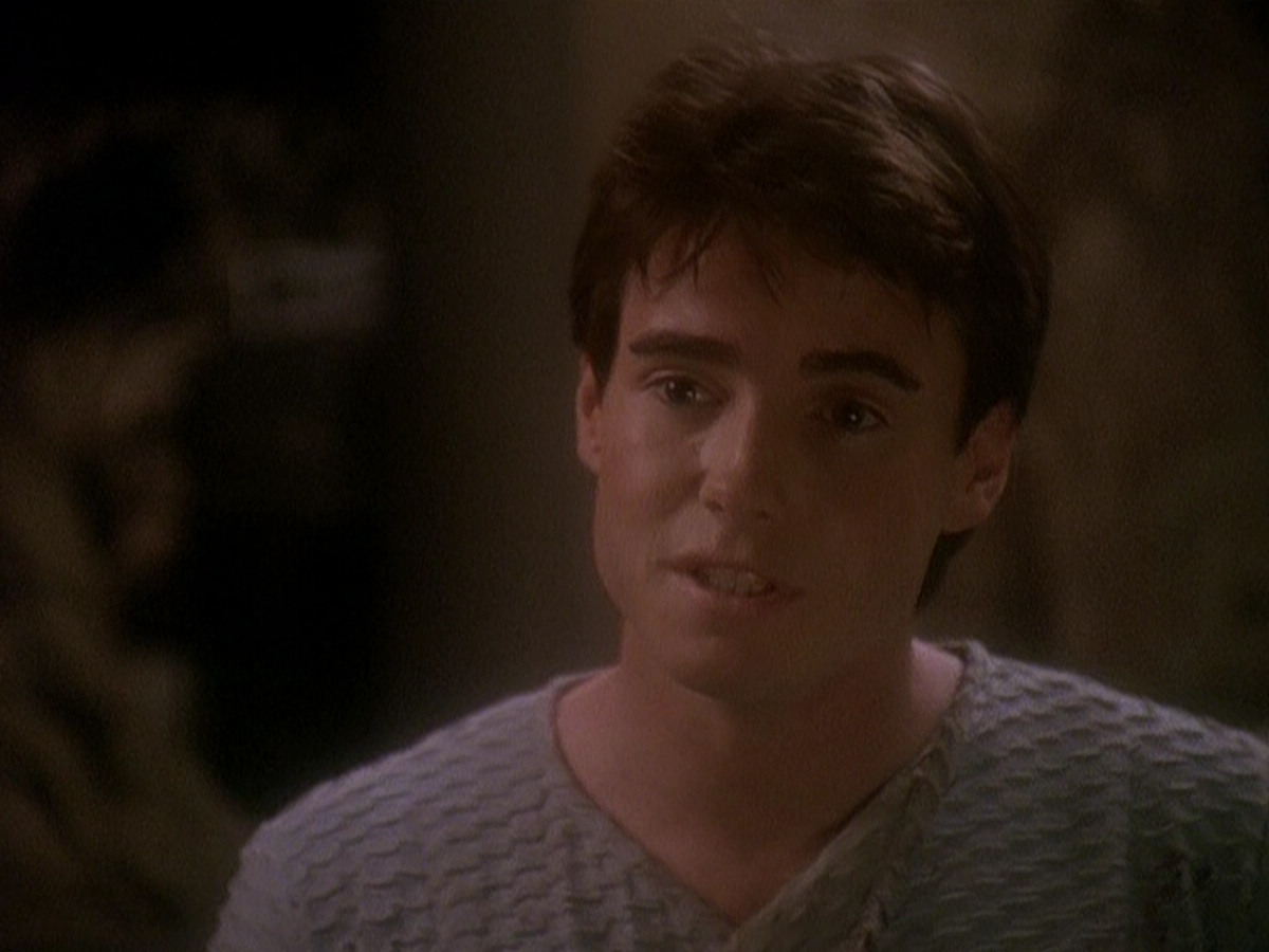 extant_StarTrek_DS9_5x04-NorTheBattleToTheStrong_02770.jpg