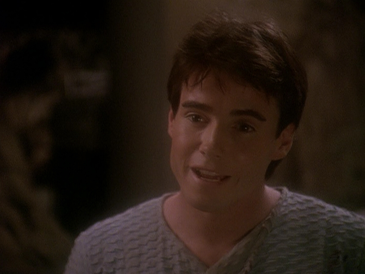extant_StarTrek_DS9_5x04-NorTheBattleToTheStrong_02774.jpg
