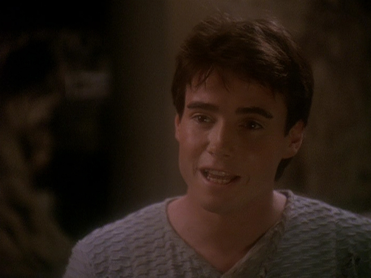 extant_StarTrek_DS9_5x04-NorTheBattleToTheStrong_02775.jpg