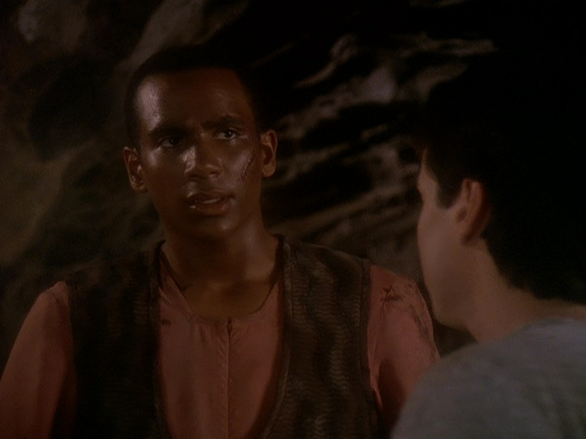 extant_StarTrek_DS9_5x04-NorTheBattleToTheStrong_02776.jpg