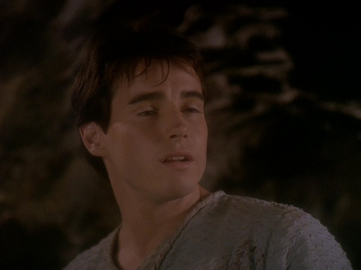 extant_StarTrek_DS9_5x04-NorTheBattleToTheStrong_02782.jpg