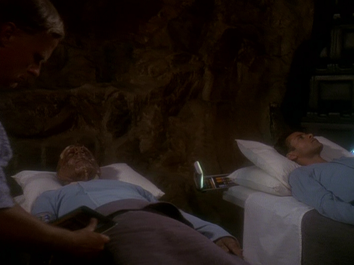 extant_StarTrek_DS9_5x04-NorTheBattleToTheStrong_02790.jpg