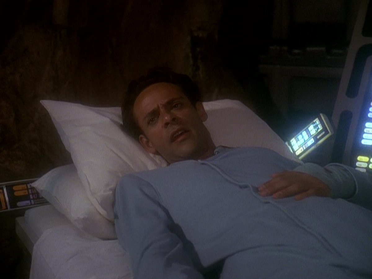 extant_StarTrek_DS9_5x04-NorTheBattleToTheStrong_02800.jpg