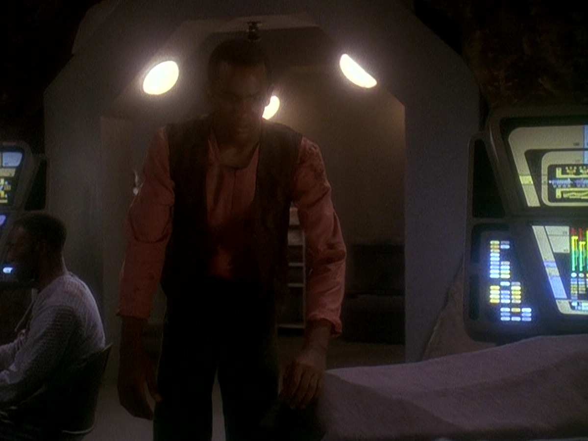 extant_StarTrek_DS9_5x04-NorTheBattleToTheStrong_02804.jpg