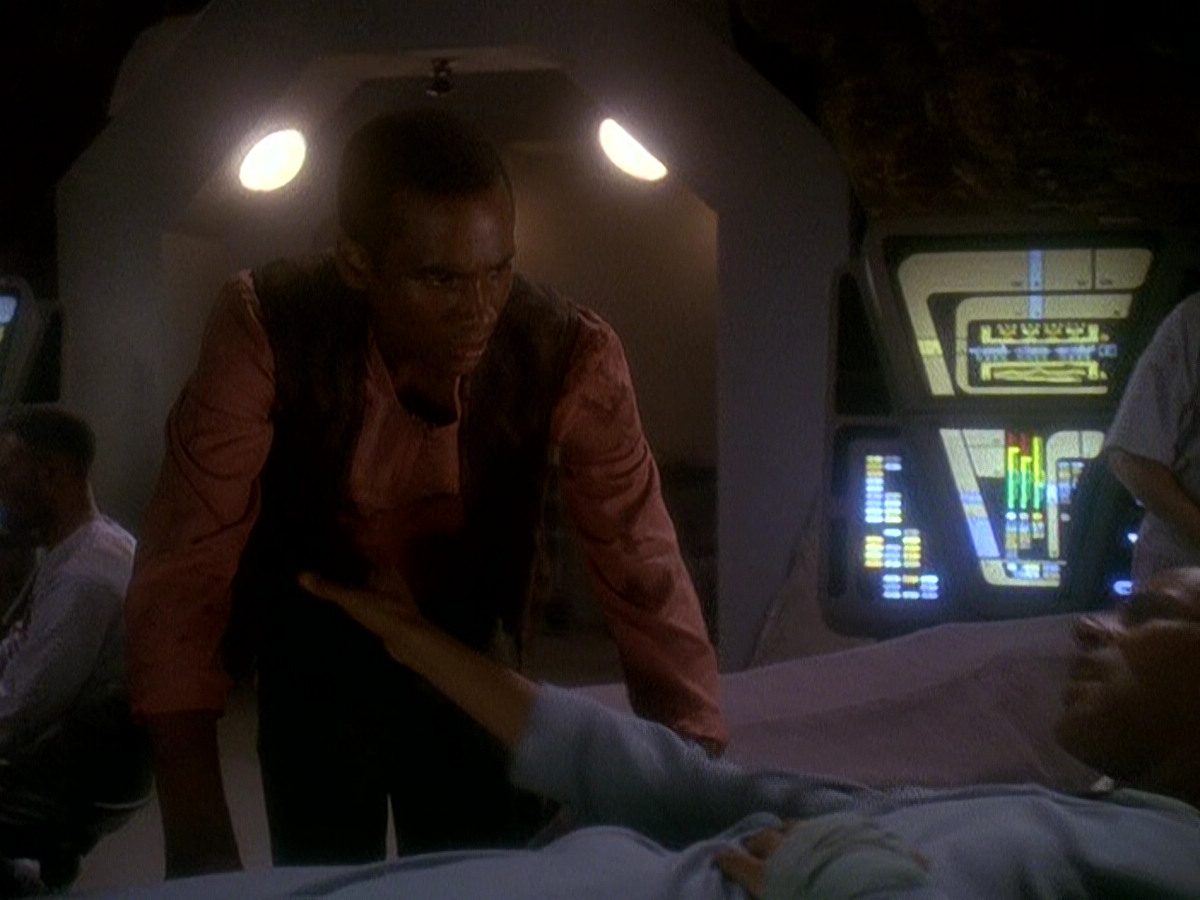 extant_StarTrek_DS9_5x04-NorTheBattleToTheStrong_02806.jpg