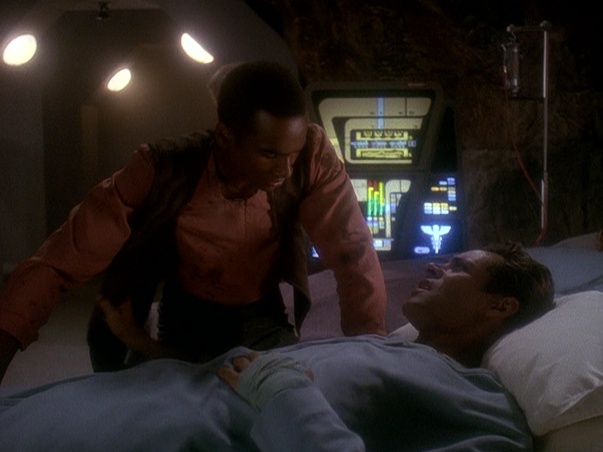 extant_StarTrek_DS9_5x04-NorTheBattleToTheStrong_02811.jpg