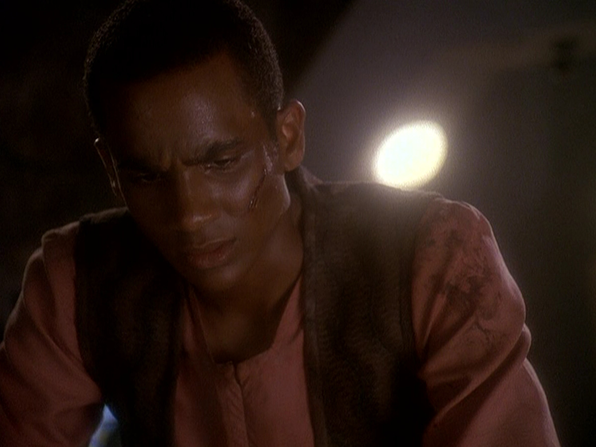extant_StarTrek_DS9_5x04-NorTheBattleToTheStrong_02852.jpg