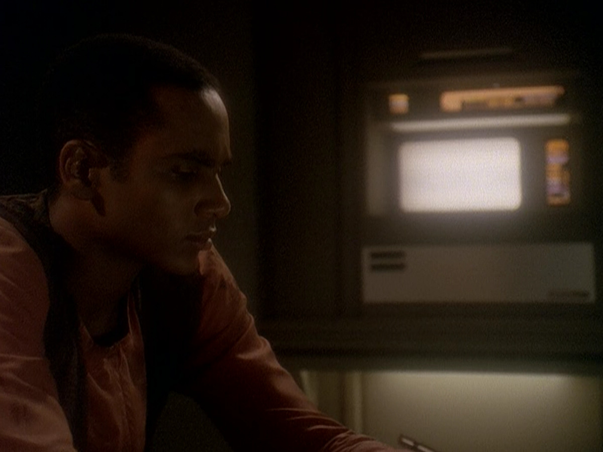 extant_StarTrek_DS9_5x04-NorTheBattleToTheStrong_02882.jpg