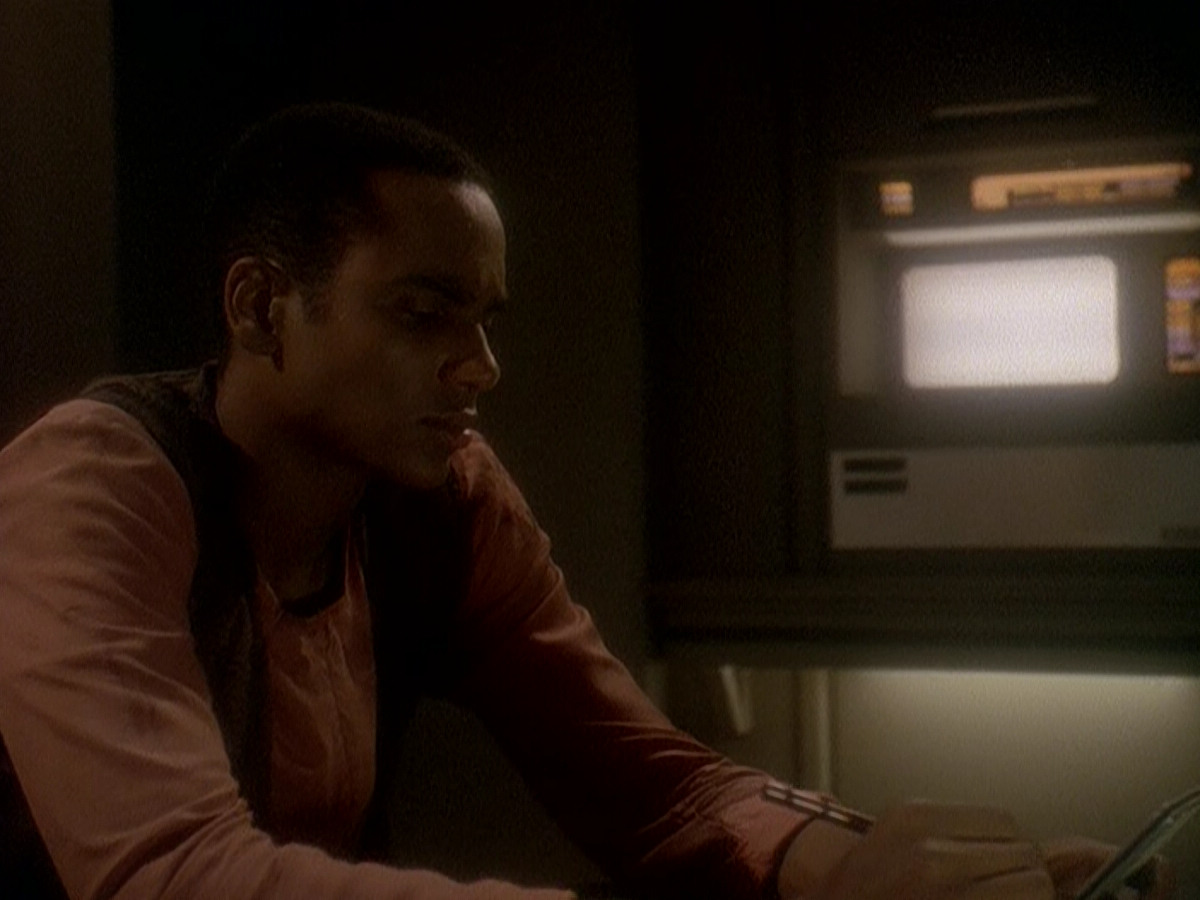 extant_StarTrek_DS9_5x04-NorTheBattleToTheStrong_02885.jpg