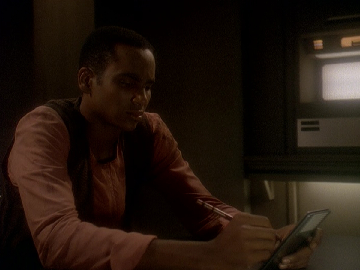 extant_StarTrek_DS9_5x04-NorTheBattleToTheStrong_02889.jpg