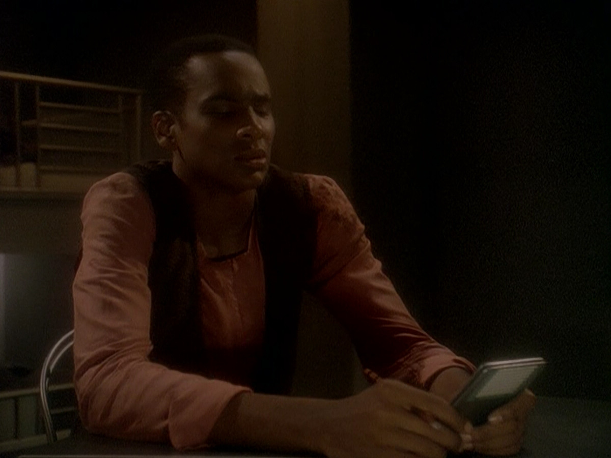 extant_StarTrek_DS9_5x04-NorTheBattleToTheStrong_02896.jpg