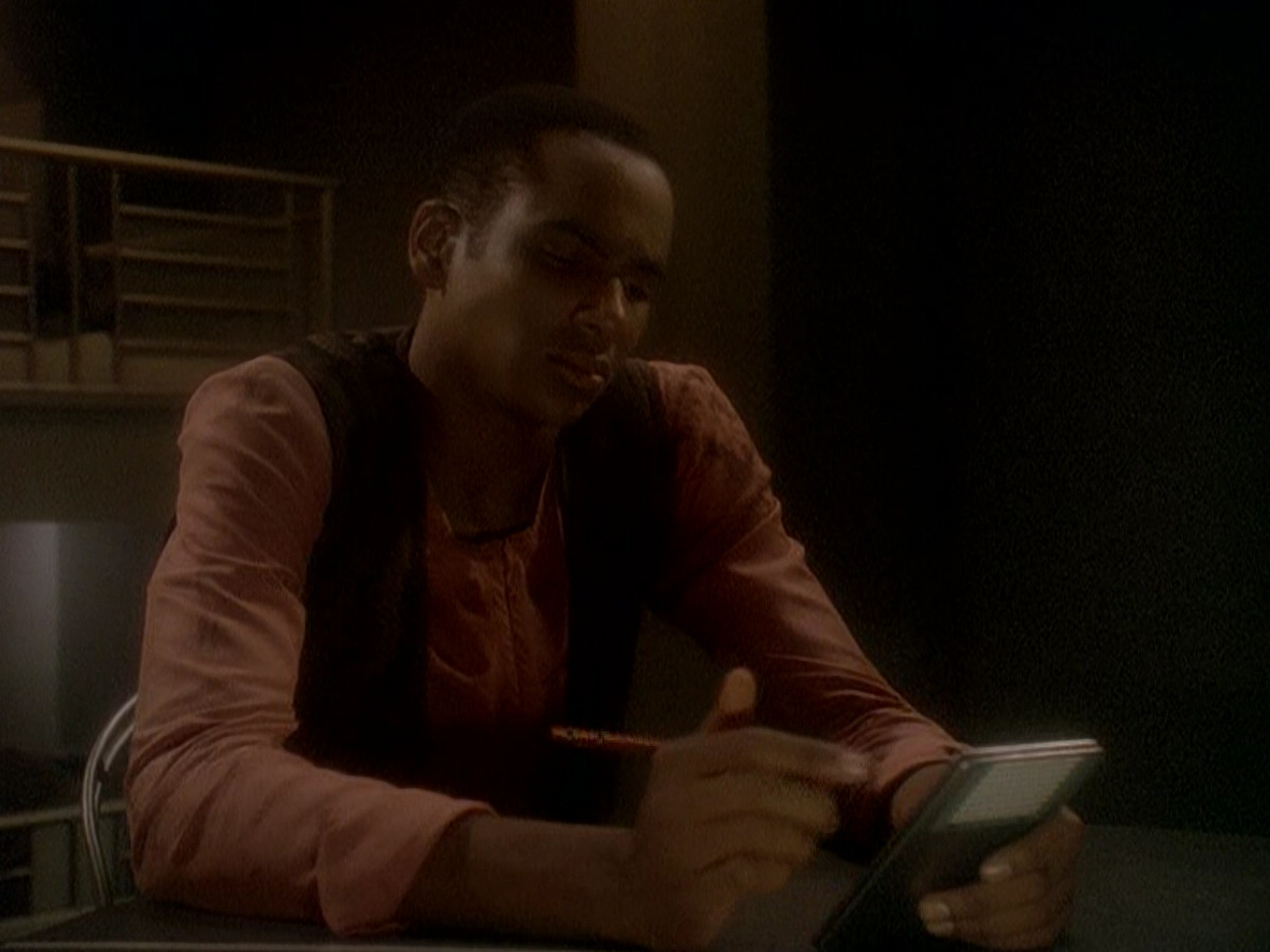 extant_StarTrek_DS9_5x04-NorTheBattleToTheStrong_02897.jpg