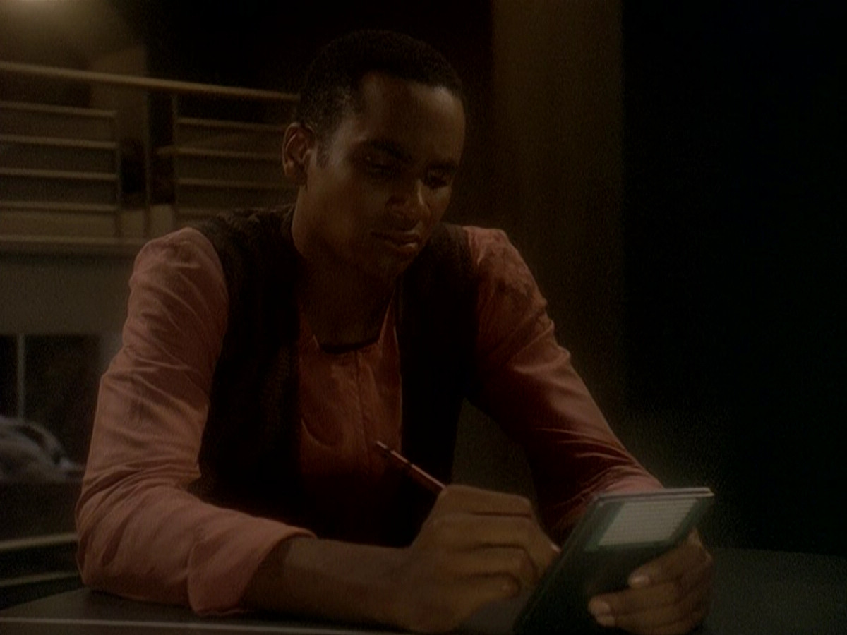 extant_StarTrek_DS9_5x04-NorTheBattleToTheStrong_02900.jpg