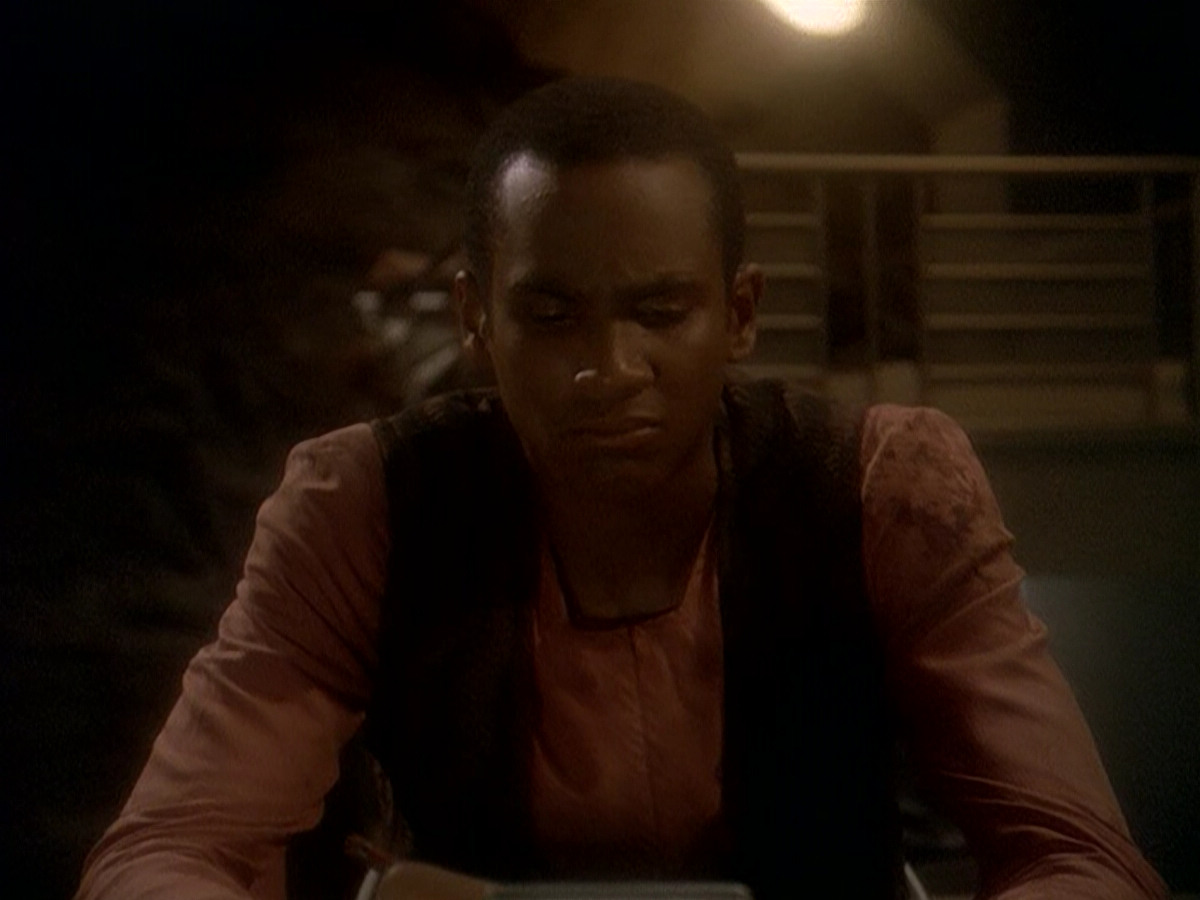extant_StarTrek_DS9_5x04-NorTheBattleToTheStrong_02910.jpg