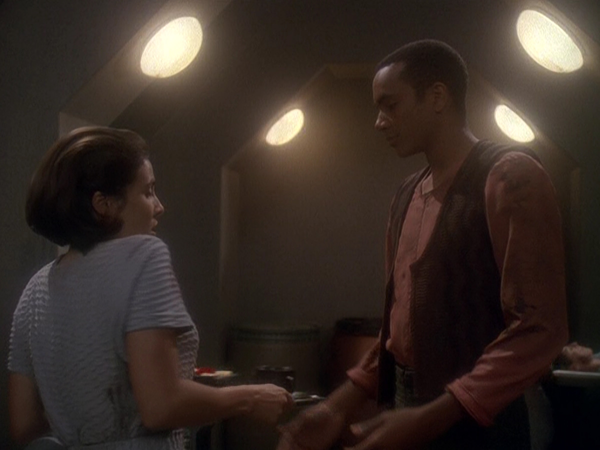 extant_StarTrek_DS9_5x04-NorTheBattleToTheStrong_02937.jpg