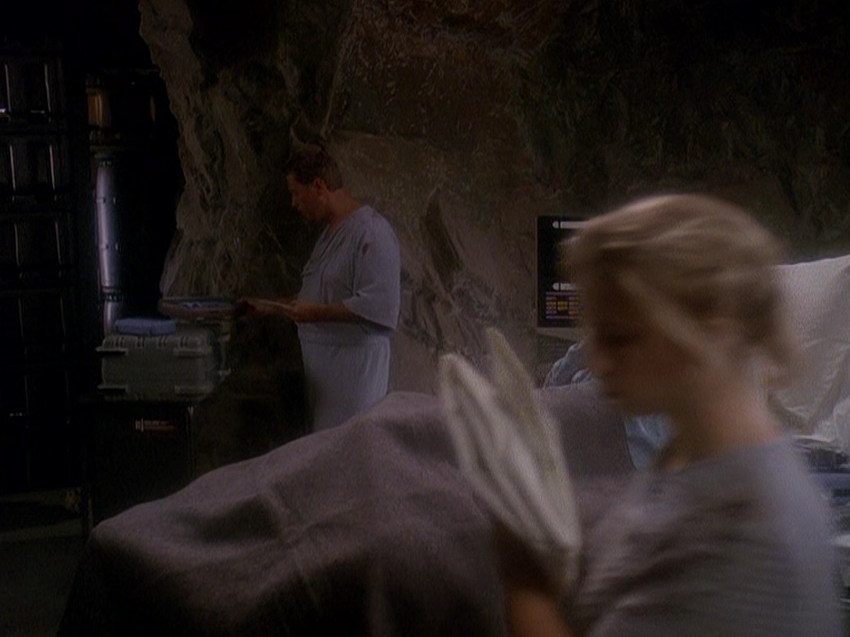 extant_StarTrek_DS9_5x04-NorTheBattleToTheStrong_02941.jpg