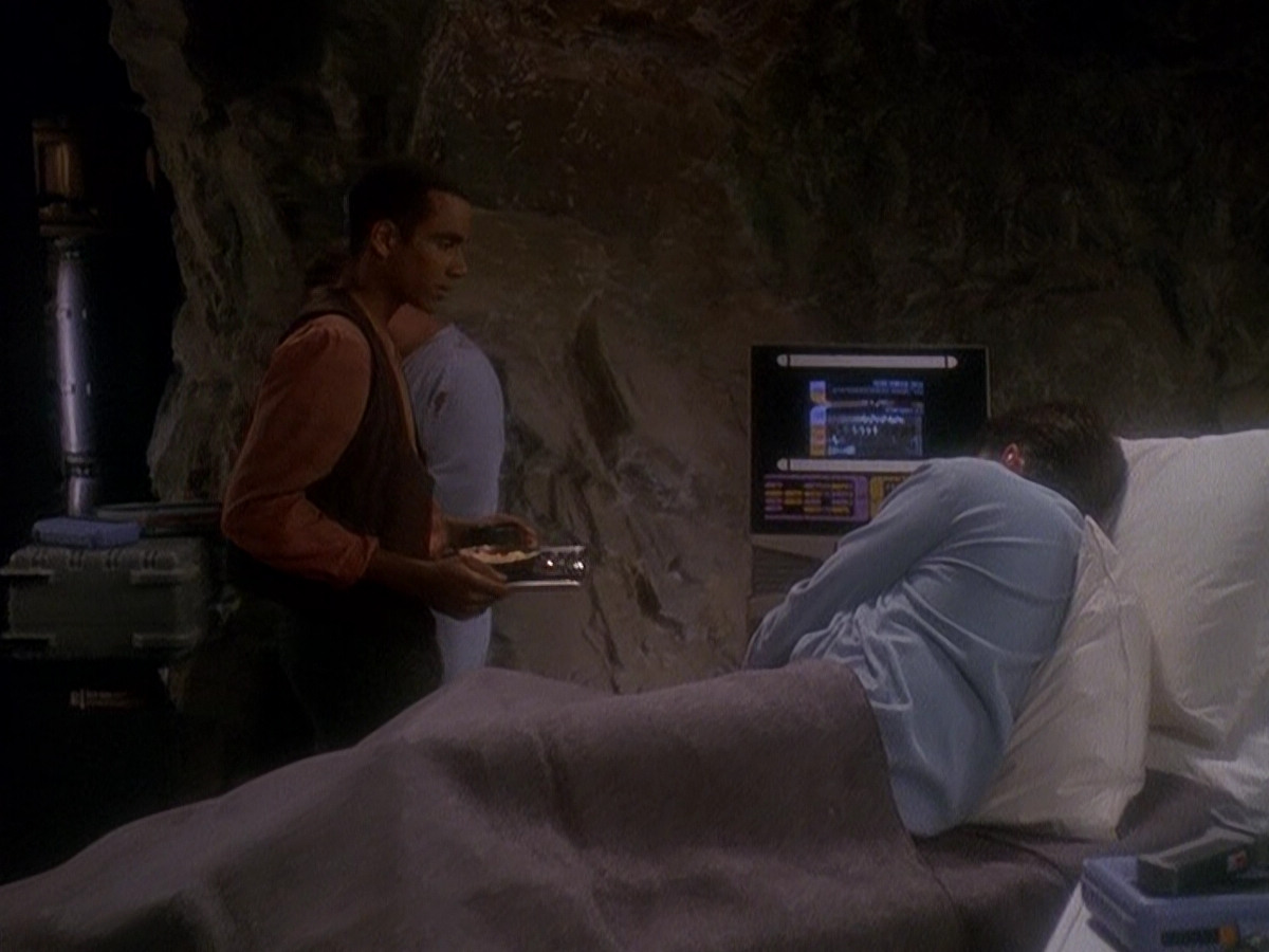 extant_StarTrek_DS9_5x04-NorTheBattleToTheStrong_02944.jpg