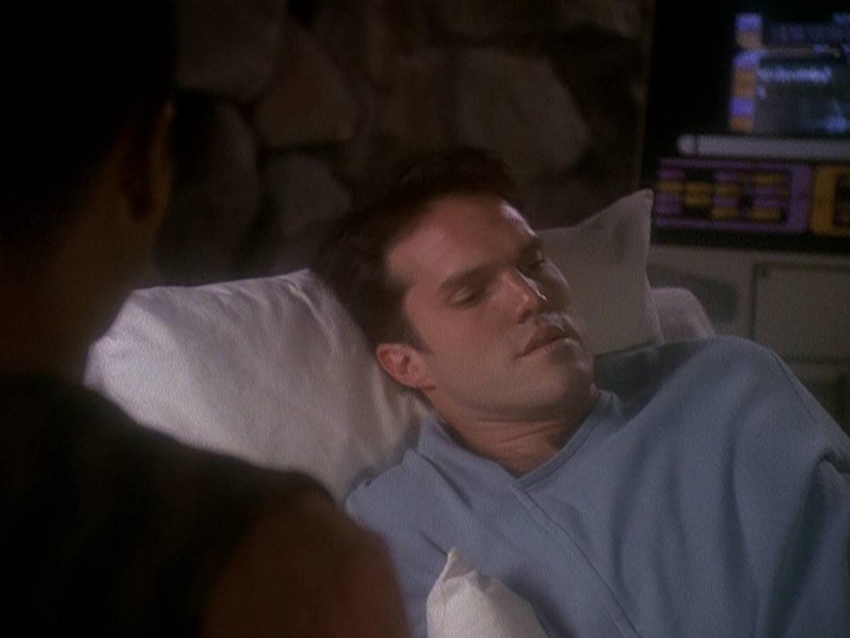 extant_StarTrek_DS9_5x04-NorTheBattleToTheStrong_02951.jpg