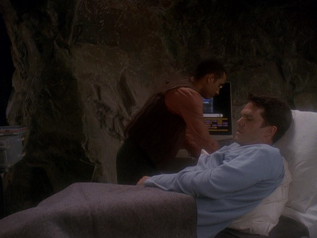 extant_StarTrek_DS9_5x04-NorTheBattleToTheStrong_02955.jpg