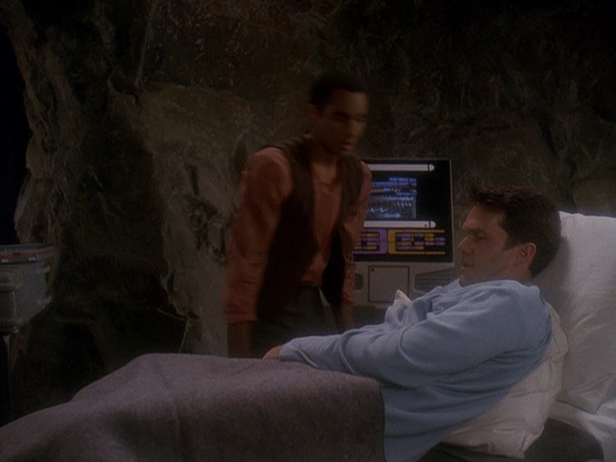 extant_StarTrek_DS9_5x04-NorTheBattleToTheStrong_02957.jpg