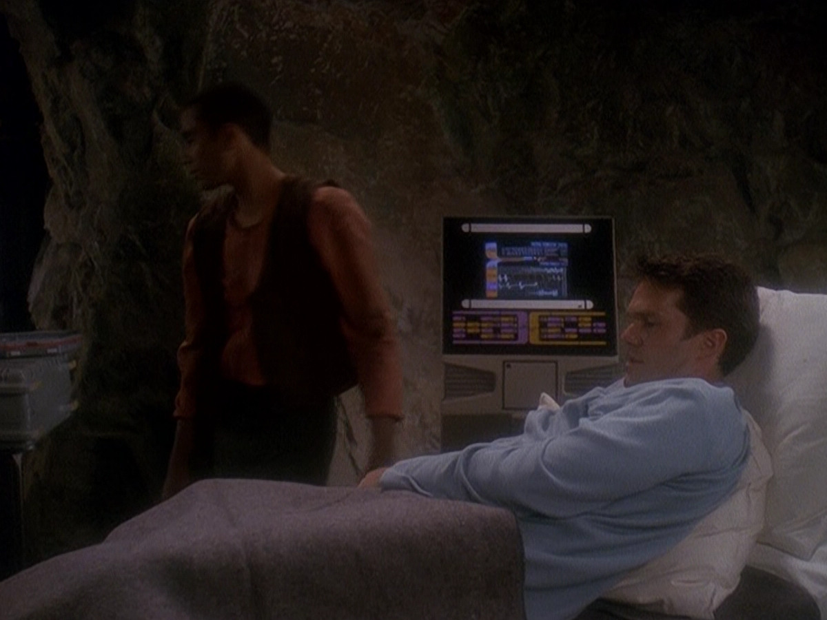 extant_StarTrek_DS9_5x04-NorTheBattleToTheStrong_02958.jpg