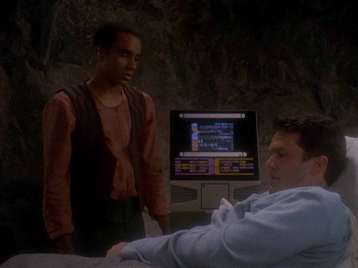 extant_StarTrek_DS9_5x04-NorTheBattleToTheStrong_02969.jpg