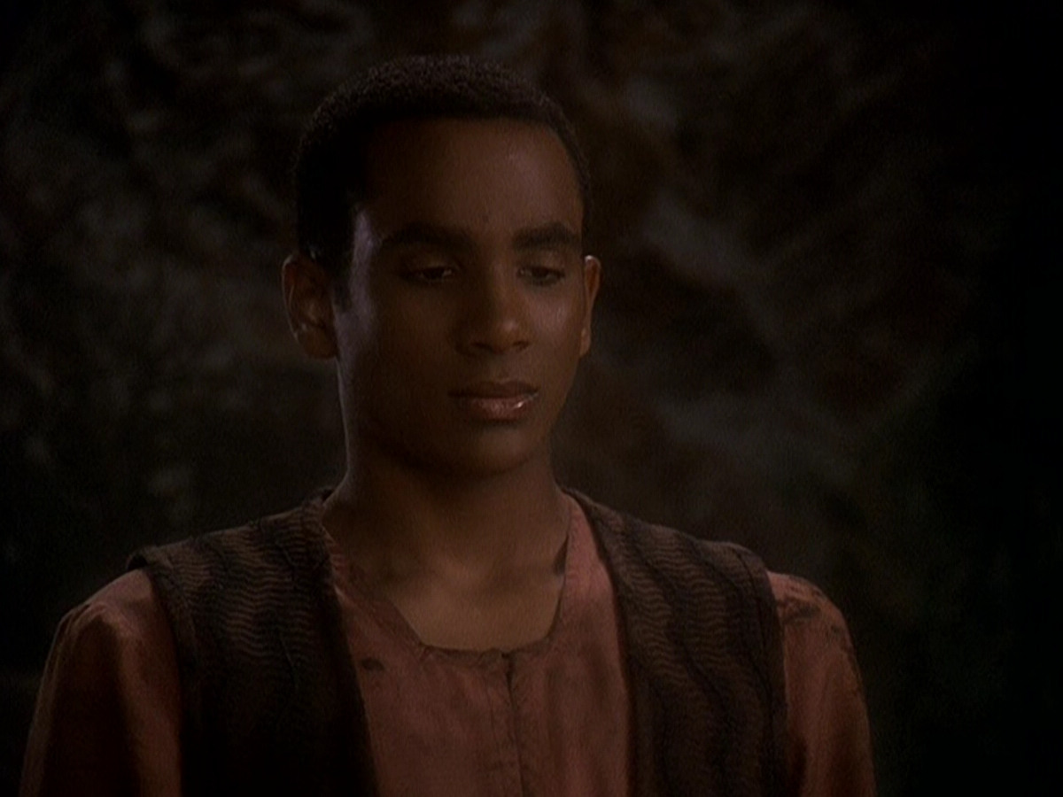 extant_StarTrek_DS9_5x04-NorTheBattleToTheStrong_03027.jpg