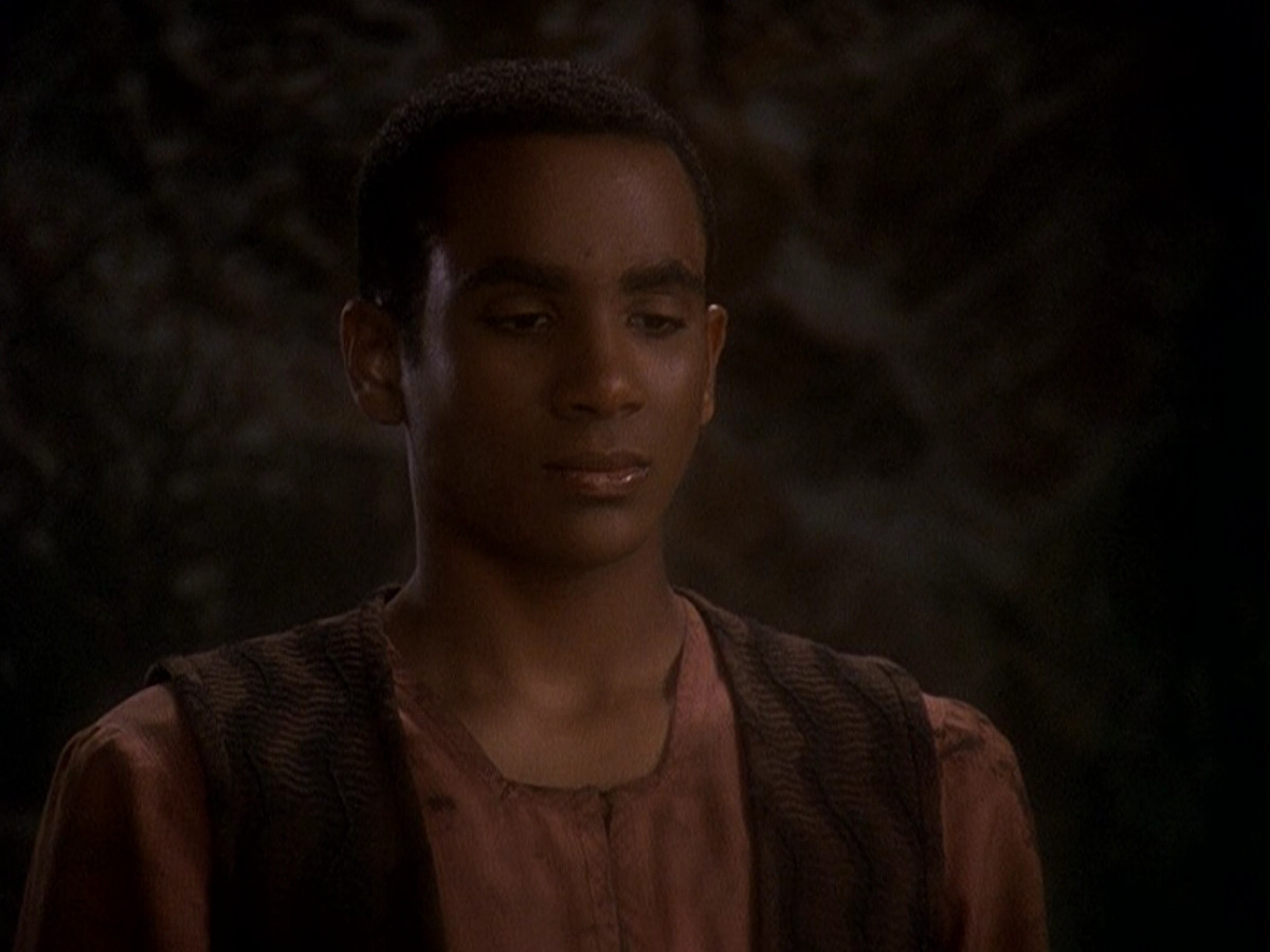 extant_StarTrek_DS9_5x04-NorTheBattleToTheStrong_03028.jpg