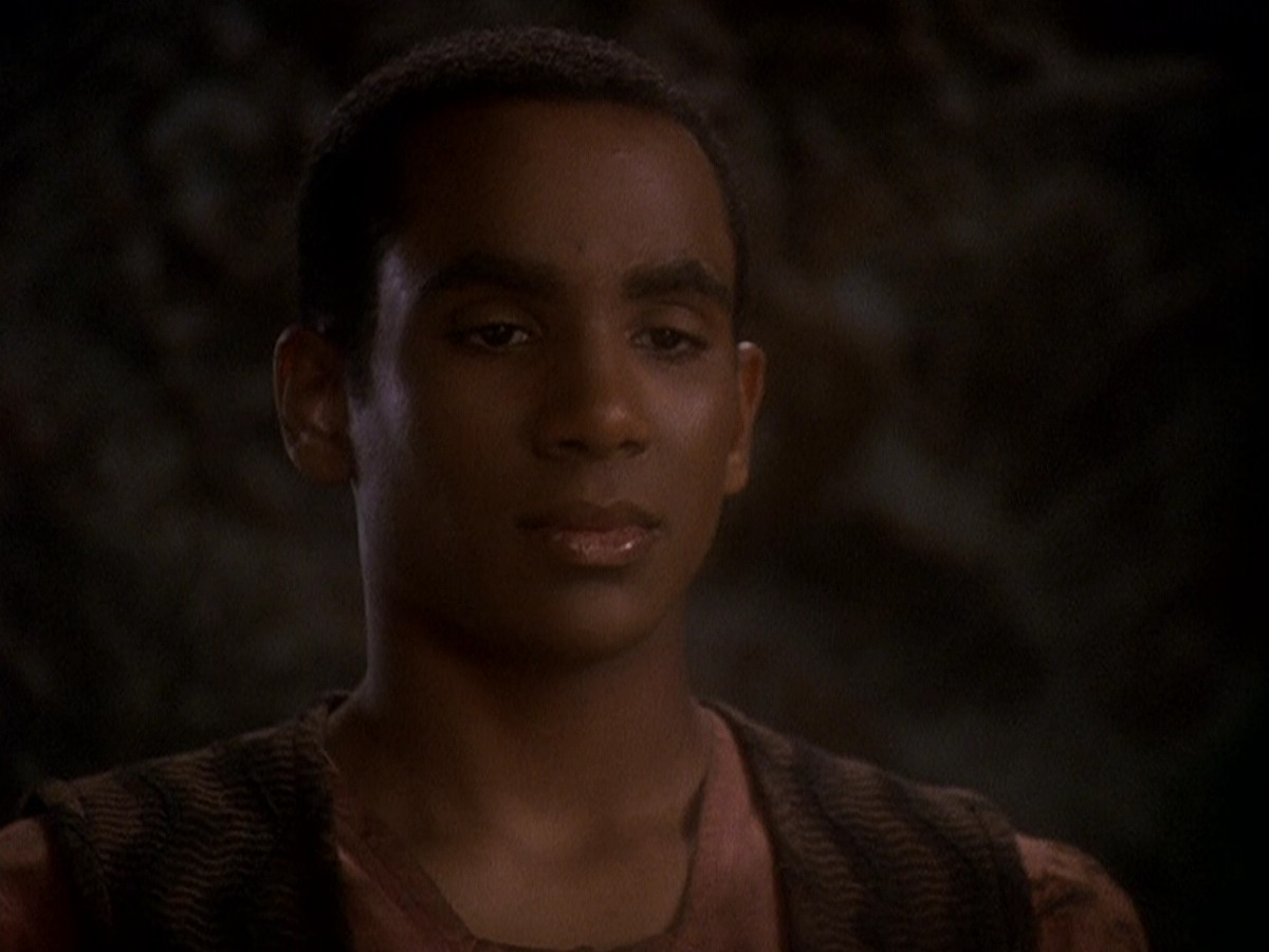 extant_StarTrek_DS9_5x04-NorTheBattleToTheStrong_03056.jpg