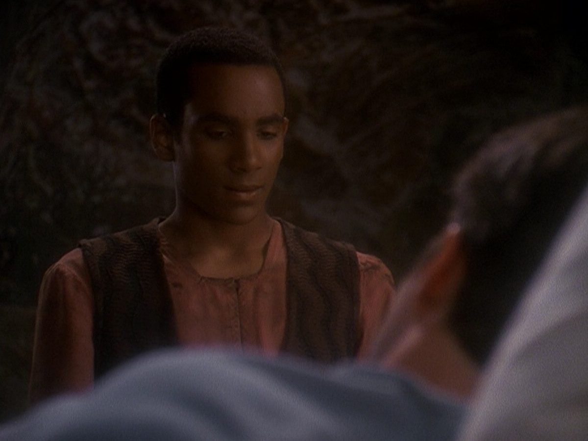 extant_StarTrek_DS9_5x04-NorTheBattleToTheStrong_03085.jpg