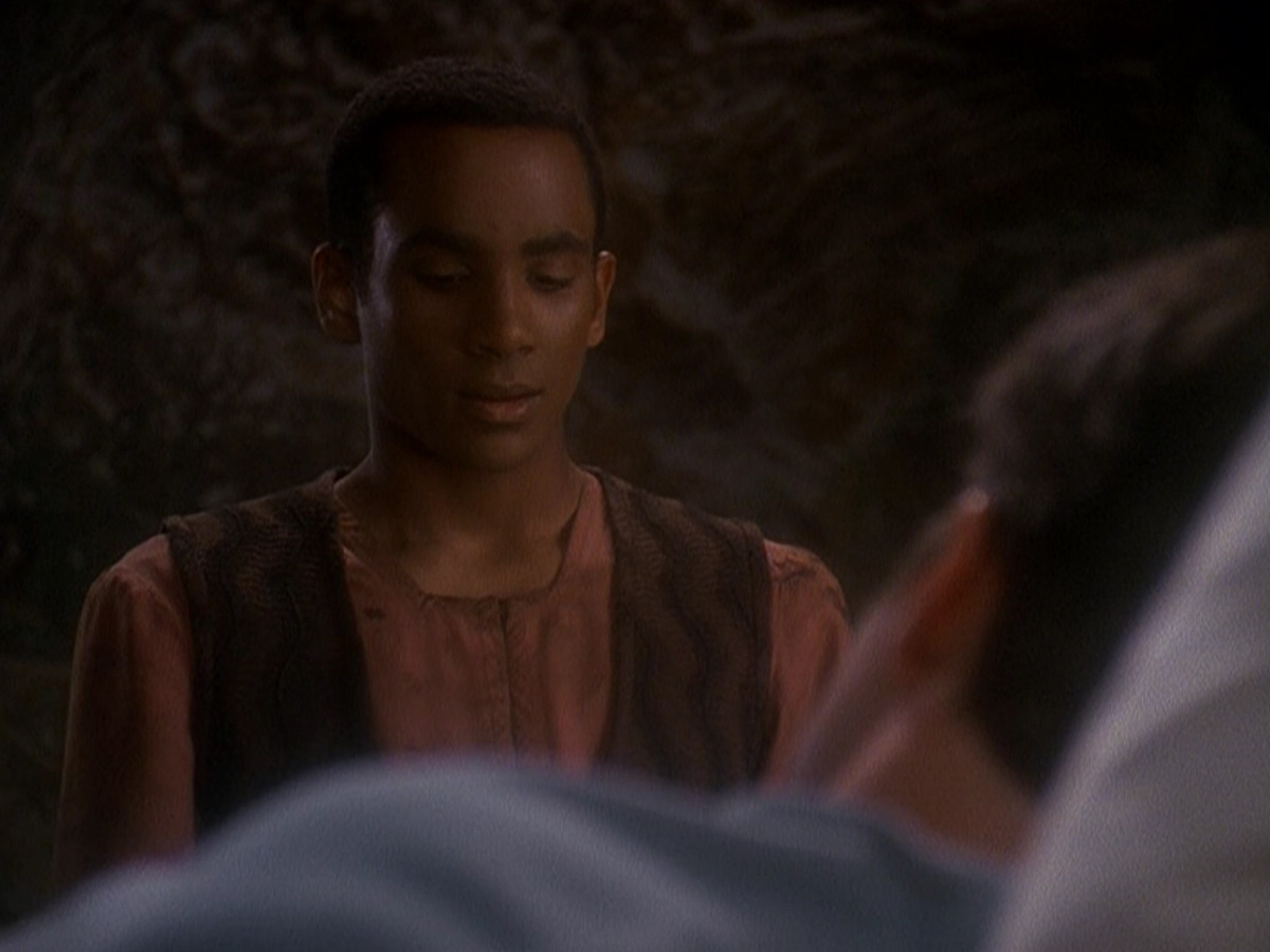 extant_StarTrek_DS9_5x04-NorTheBattleToTheStrong_03088.jpg