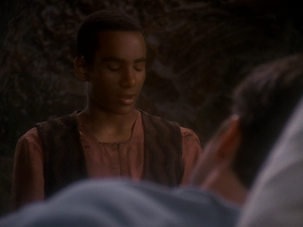 extant_StarTrek_DS9_5x04-NorTheBattleToTheStrong_03100.jpg