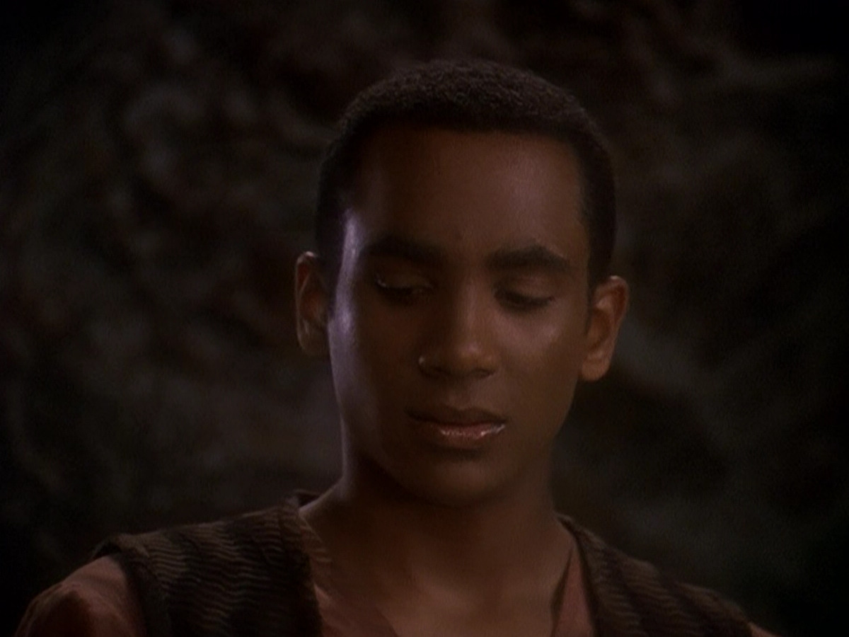 extant_StarTrek_DS9_5x04-NorTheBattleToTheStrong_03136.jpg