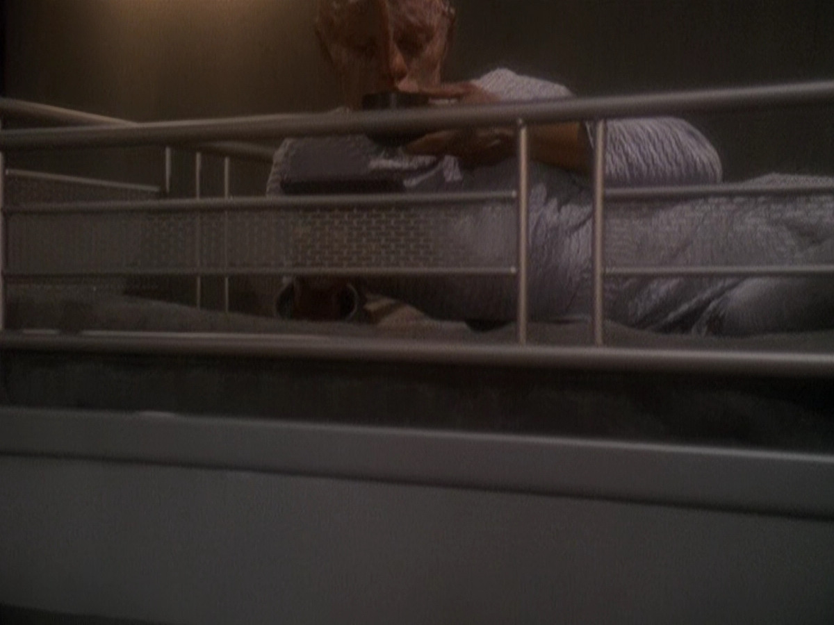extant_StarTrek_DS9_5x04-NorTheBattleToTheStrong_03143.jpg