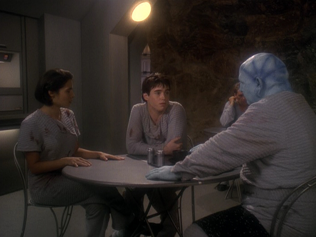 extant_StarTrek_DS9_5x04-NorTheBattleToTheStrong_03170.jpg