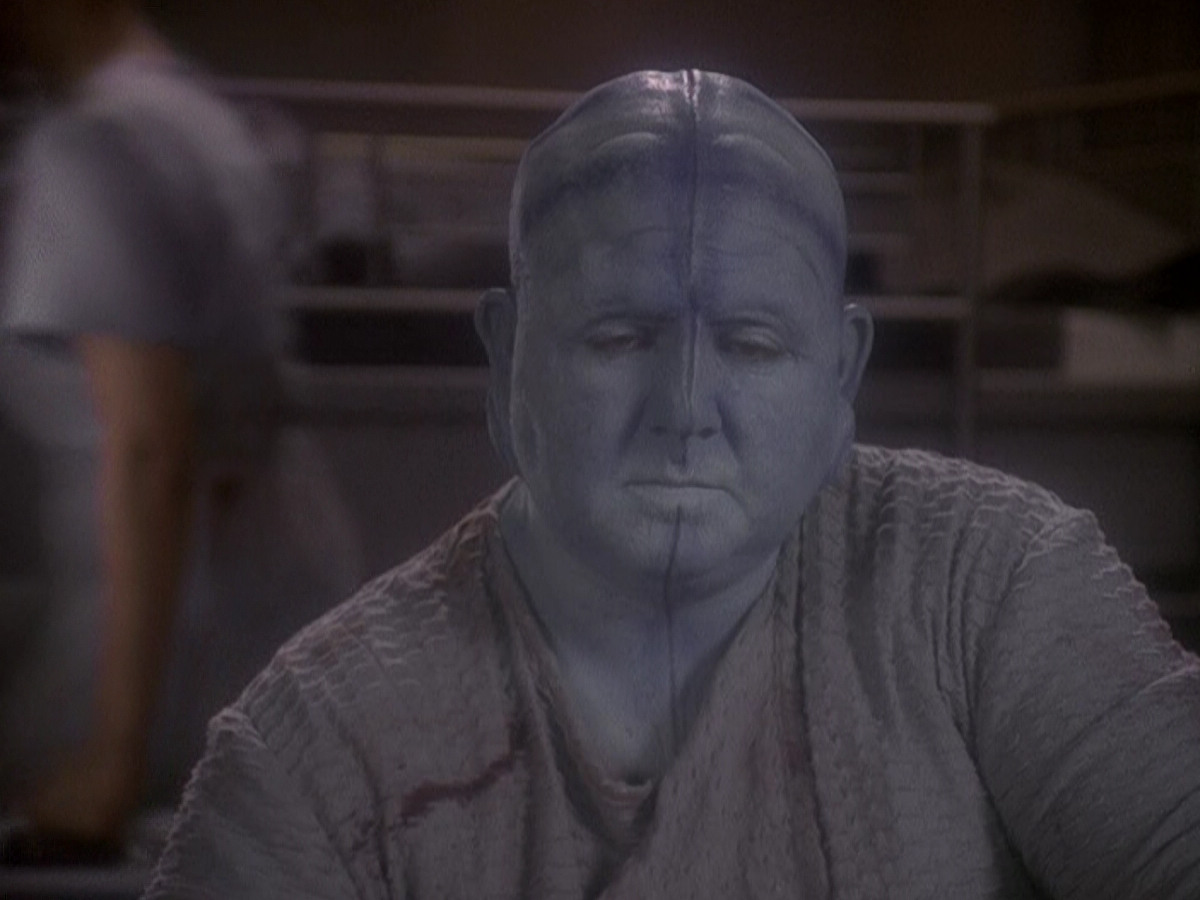 extant_StarTrek_DS9_5x04-NorTheBattleToTheStrong_03183.jpg