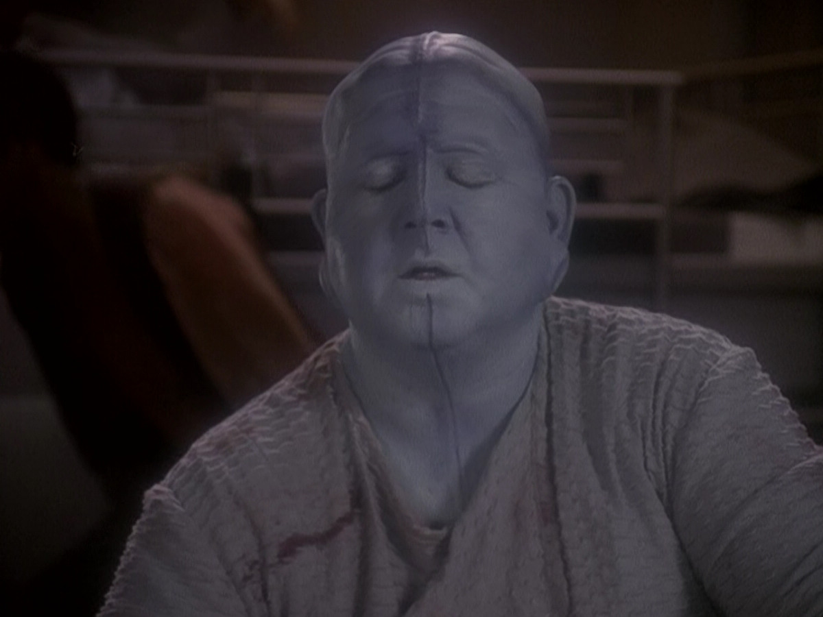 extant_StarTrek_DS9_5x04-NorTheBattleToTheStrong_03185.jpg
