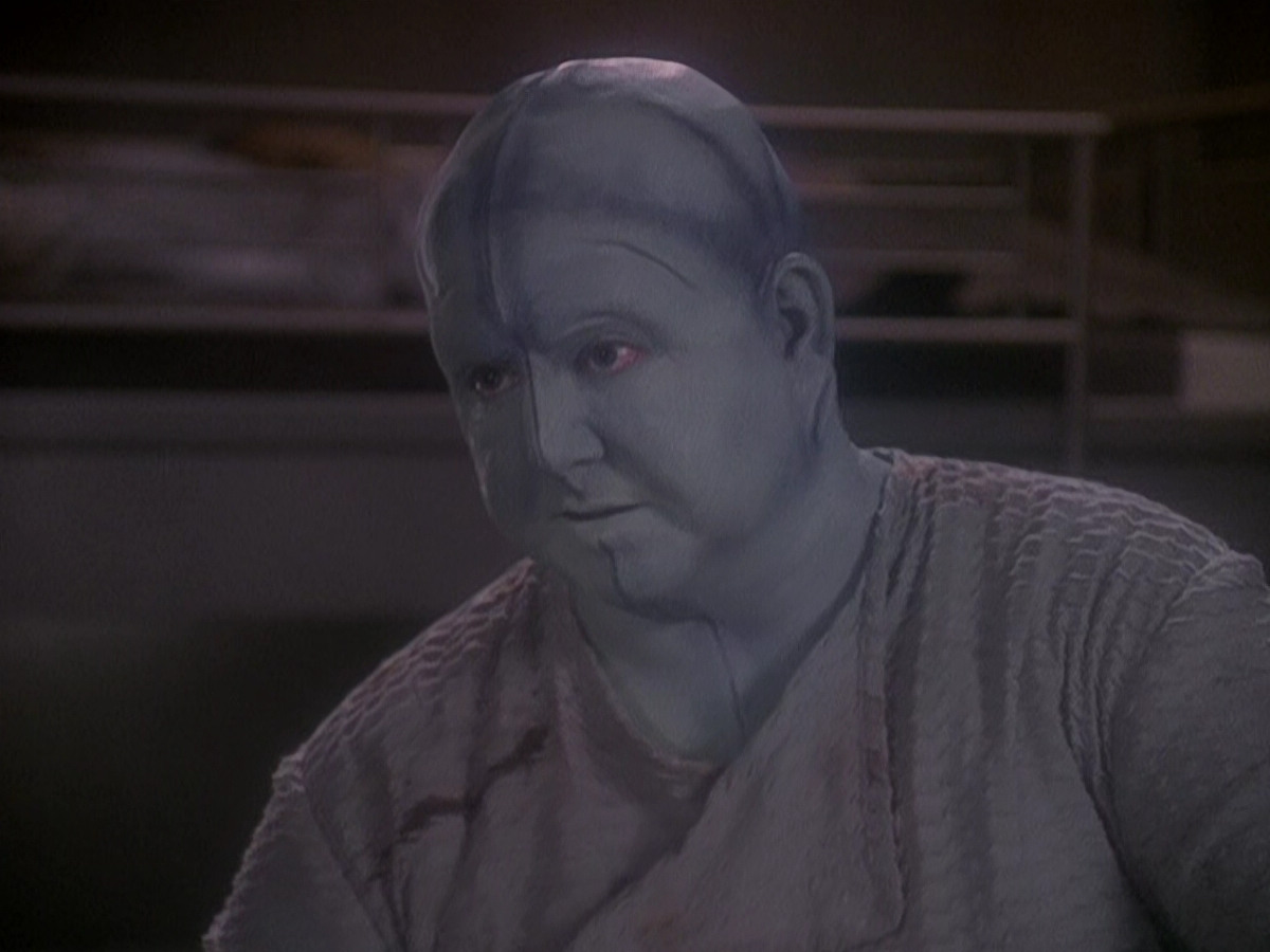 extant_StarTrek_DS9_5x04-NorTheBattleToTheStrong_03195.jpg
