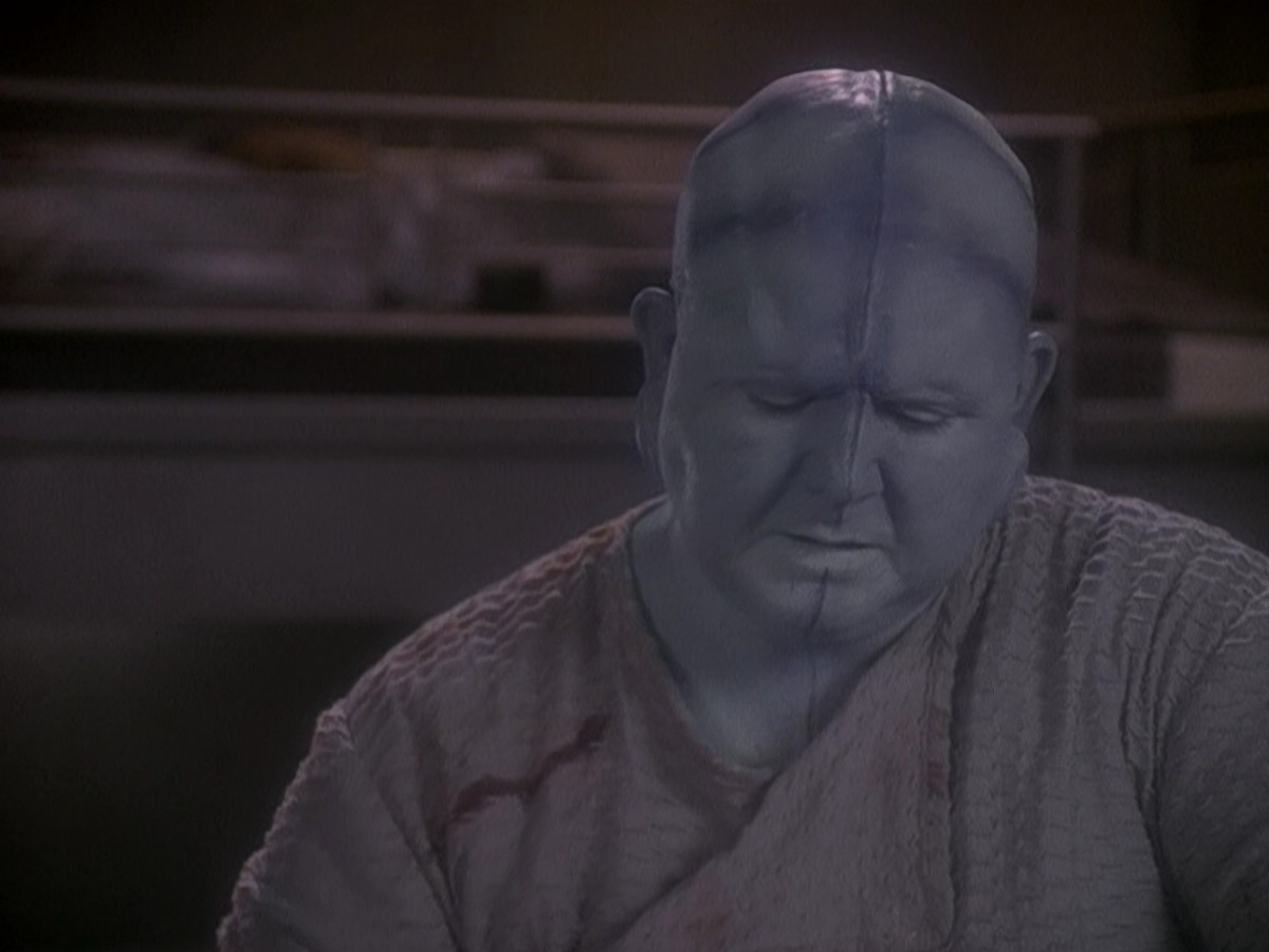 extant_StarTrek_DS9_5x04-NorTheBattleToTheStrong_03198.jpg
