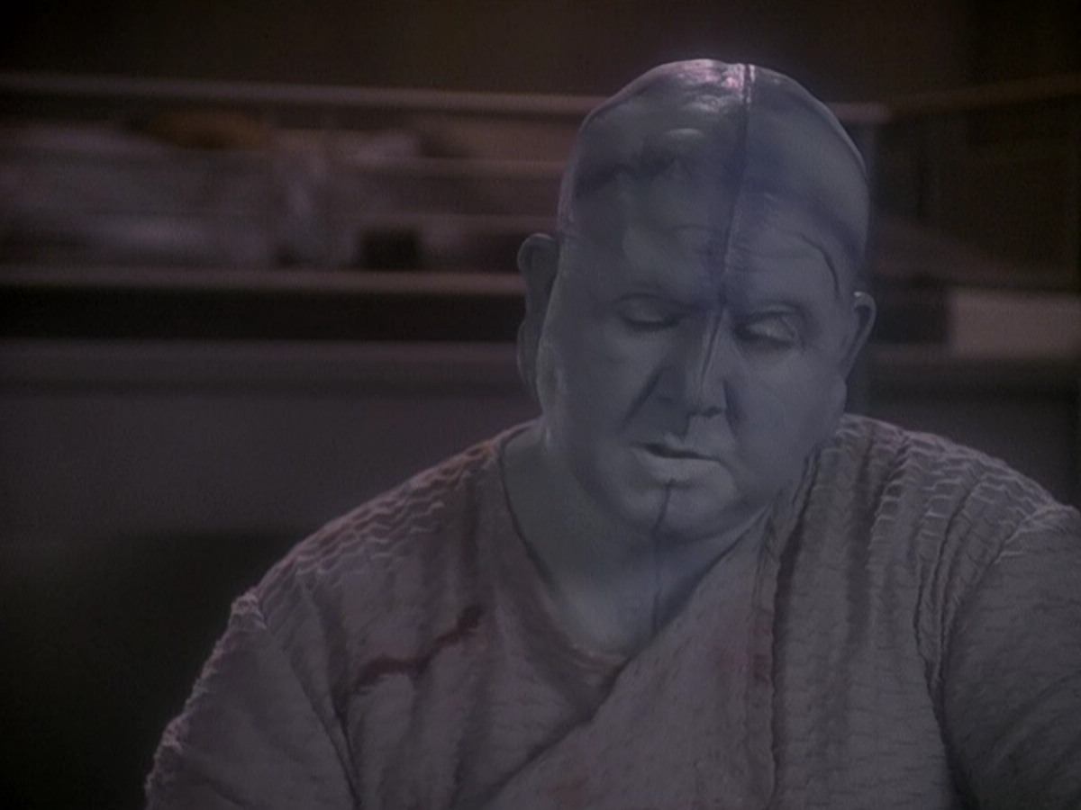 extant_StarTrek_DS9_5x04-NorTheBattleToTheStrong_03201.jpg