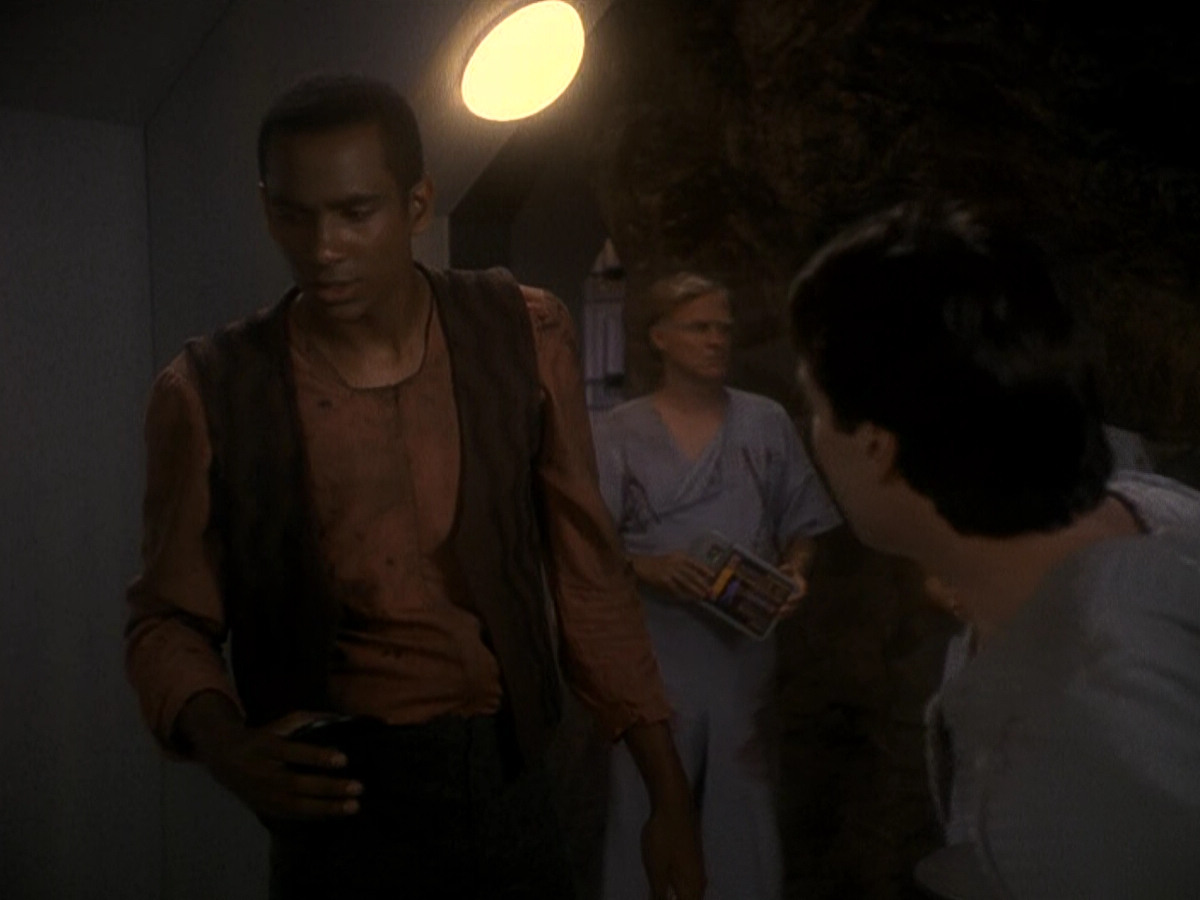 extant_StarTrek_DS9_5x04-NorTheBattleToTheStrong_03219.jpg