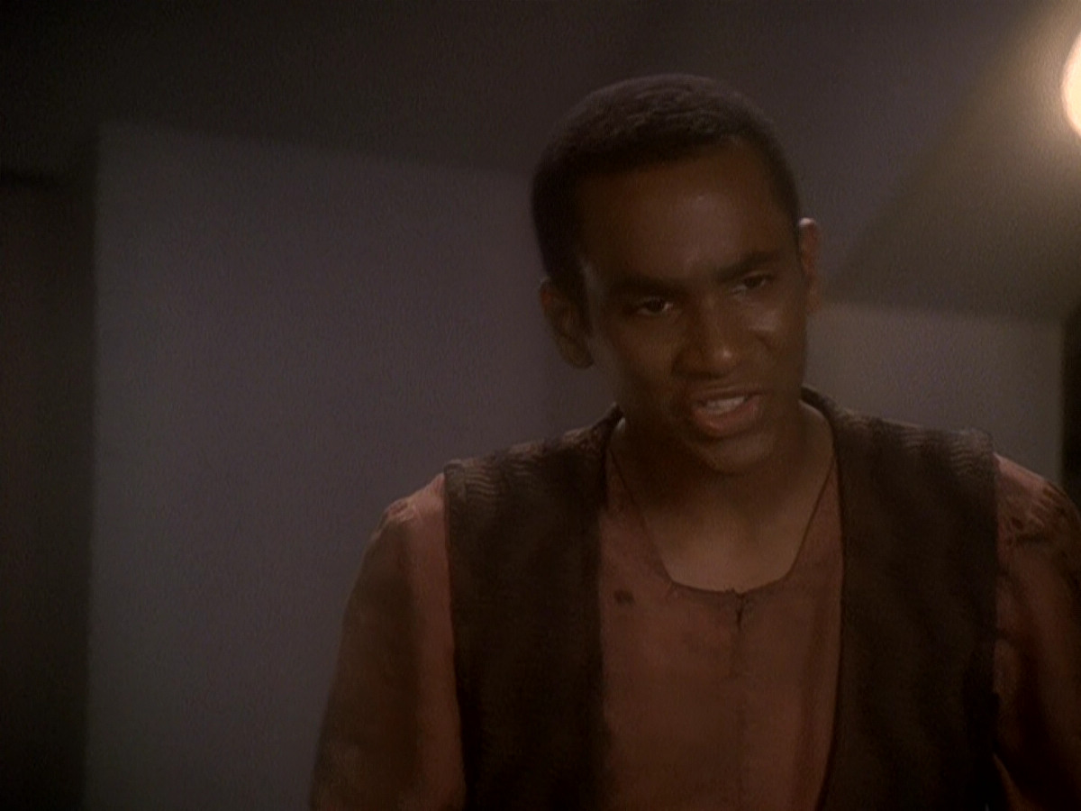 extant_StarTrek_DS9_5x04-NorTheBattleToTheStrong_03225.jpg