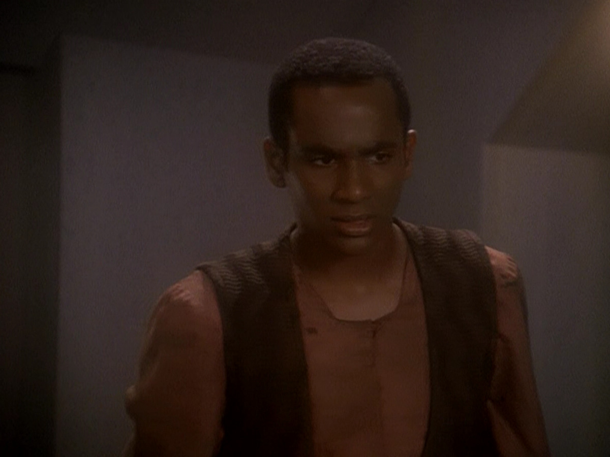 extant_StarTrek_DS9_5x04-NorTheBattleToTheStrong_03228.jpg