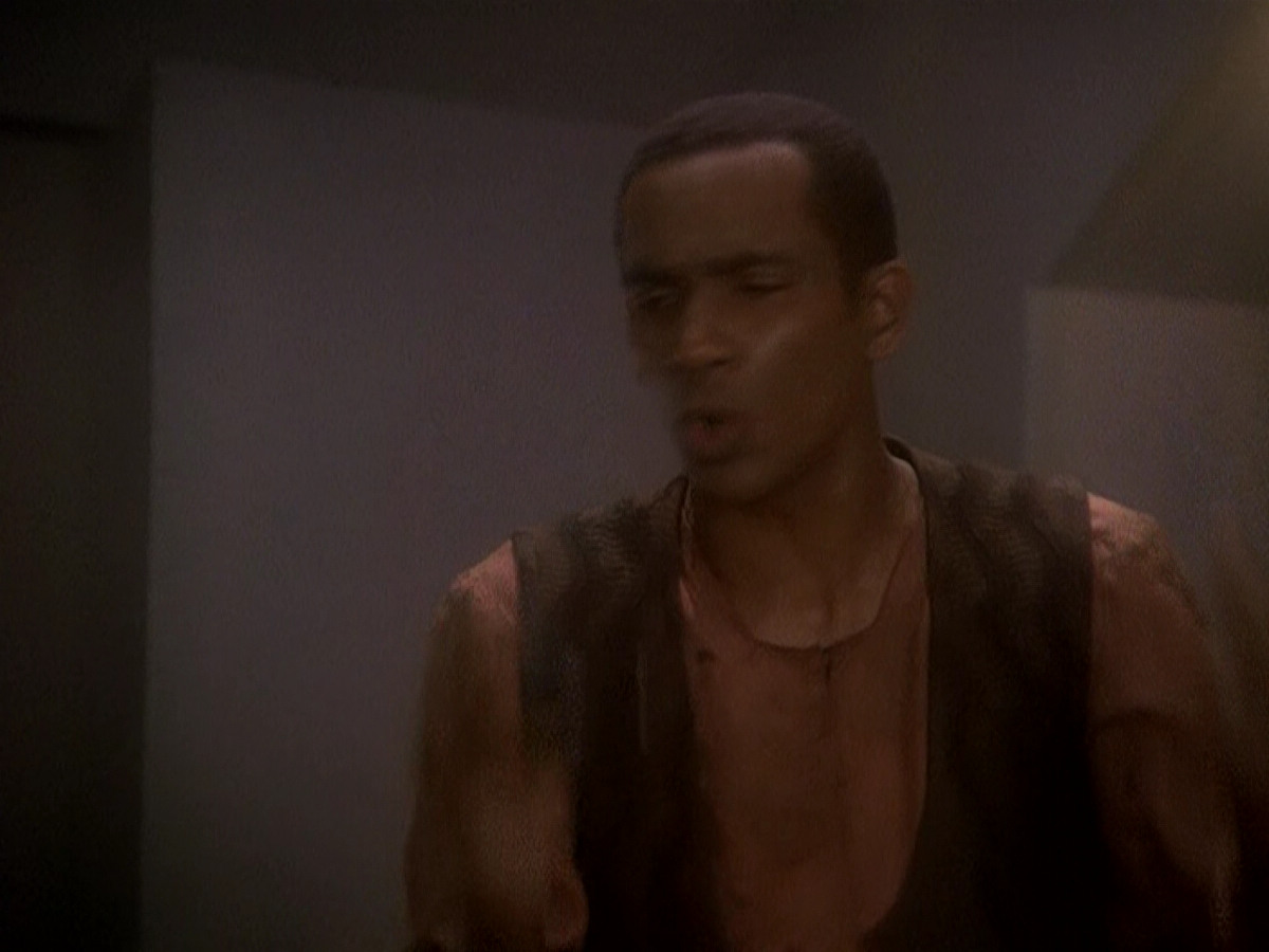 extant_StarTrek_DS9_5x04-NorTheBattleToTheStrong_03231.jpg