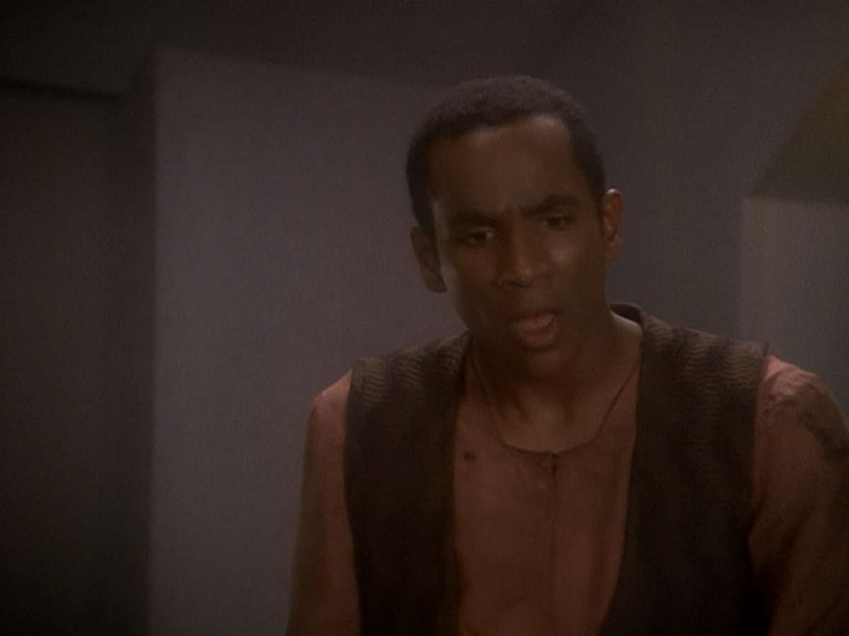 extant_StarTrek_DS9_5x04-NorTheBattleToTheStrong_03240.jpg