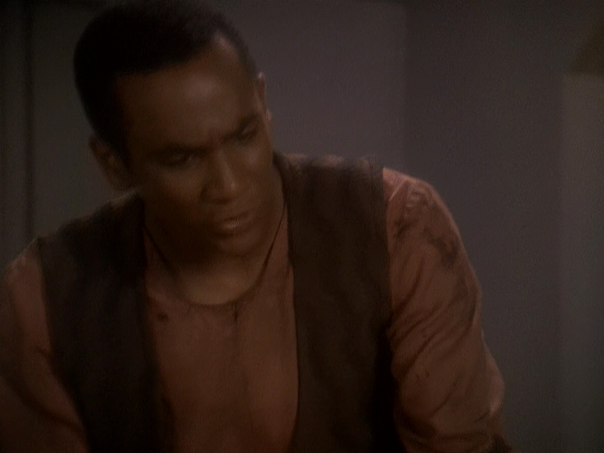 extant_StarTrek_DS9_5x04-NorTheBattleToTheStrong_03241.jpg