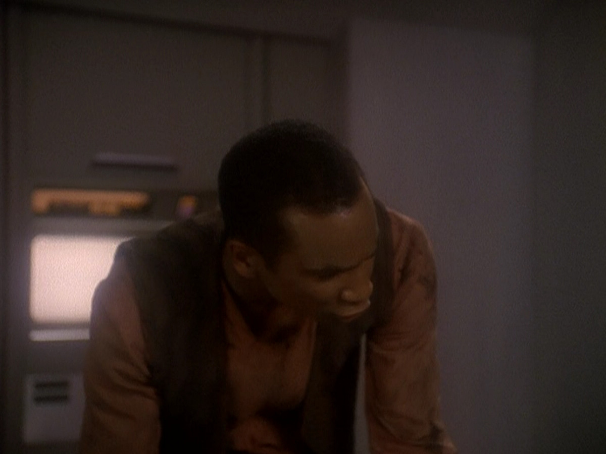 extant_StarTrek_DS9_5x04-NorTheBattleToTheStrong_03245.jpg