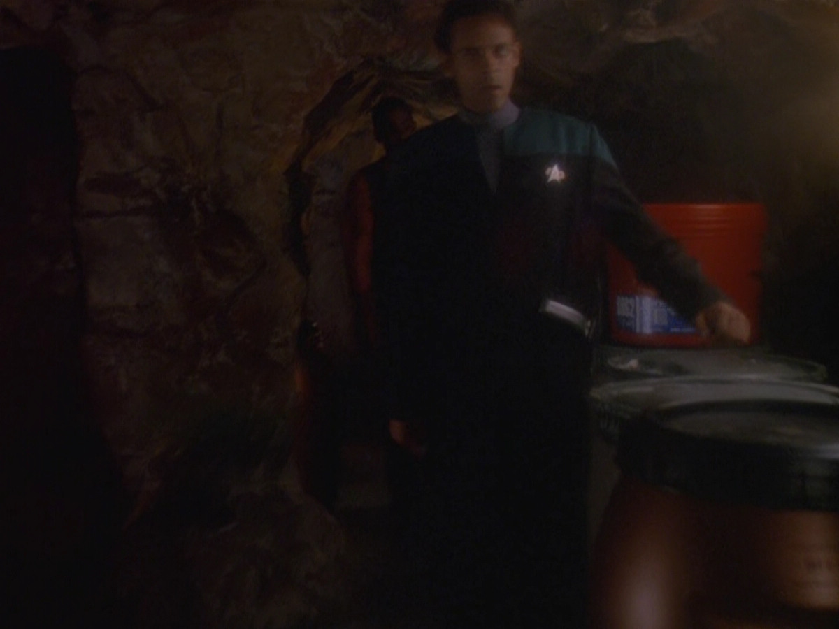 extant_StarTrek_DS9_5x04-NorTheBattleToTheStrong_03276.jpg